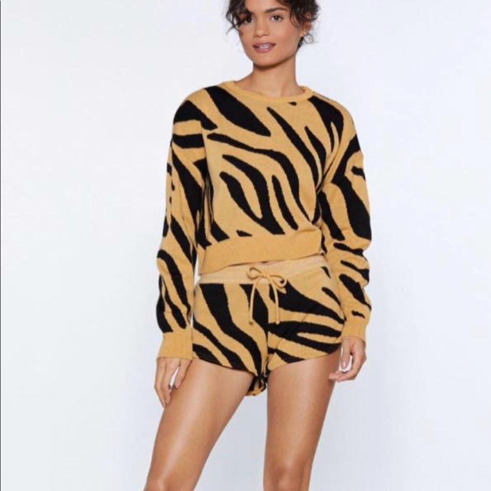 Leopard sweater short set